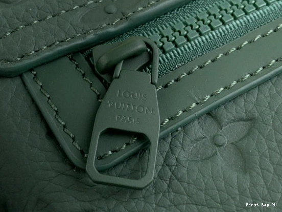 First bag LOUIS VUITTON Messenger-28*16*10cm S-Cape 0724